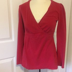 Nursing/feeding top size small